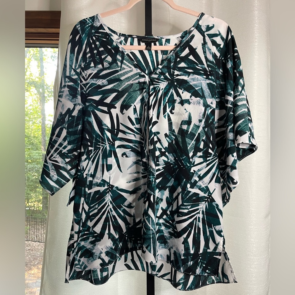Banana Republic Green and White Leaf Print Blouse